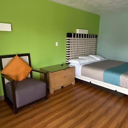 Country Yard Inn And Suites Sikeston Extérieur photo