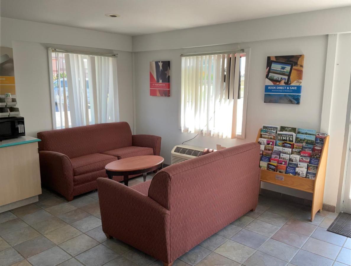 Country Yard Inn And Suites Sikeston Extérieur photo