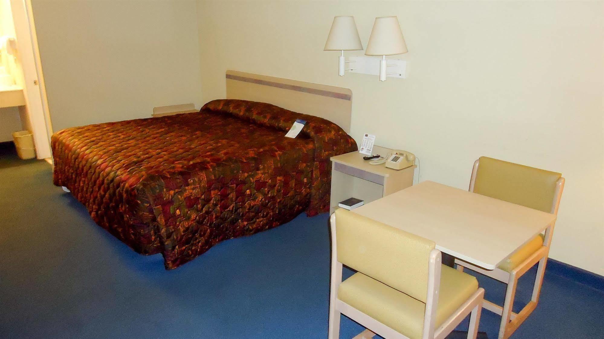Country Yard Inn And Suites Sikeston Extérieur photo