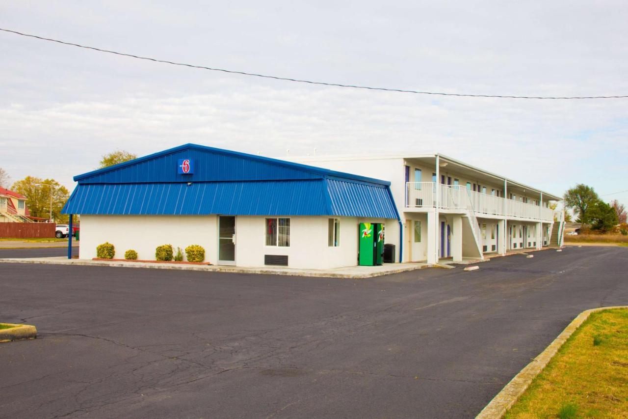 Country Yard Inn And Suites Sikeston Extérieur photo