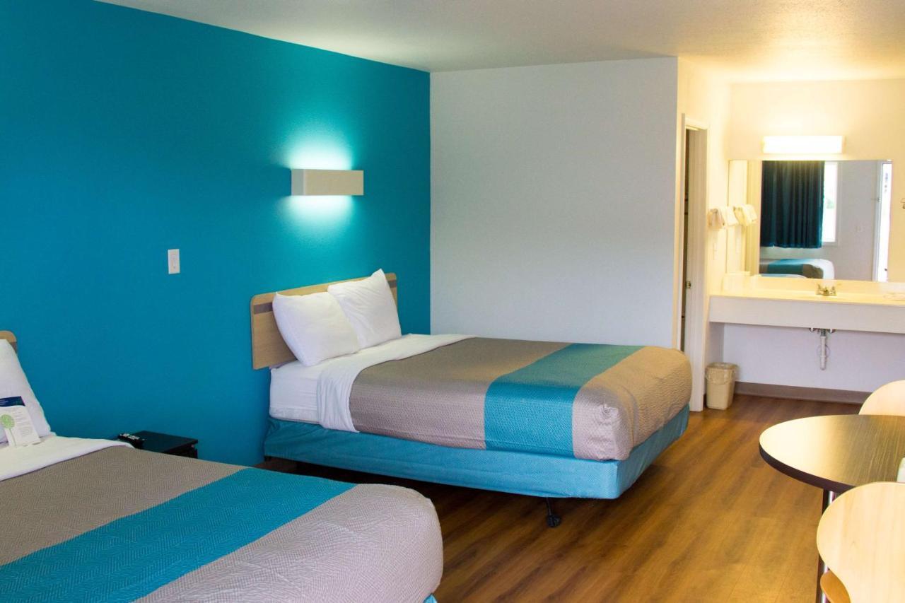 Country Yard Inn And Suites Sikeston Extérieur photo